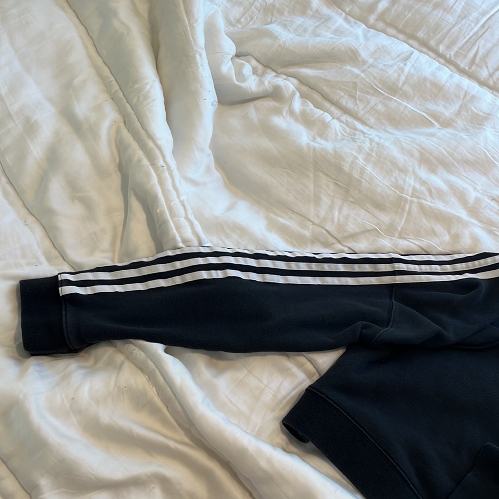 Black cropped Adidas hoodie - Picture 3 of 5